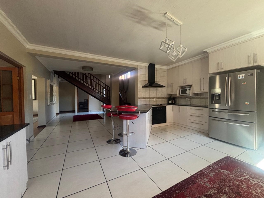 4 Bedroom Property for Sale in Langenhovenpark Free State